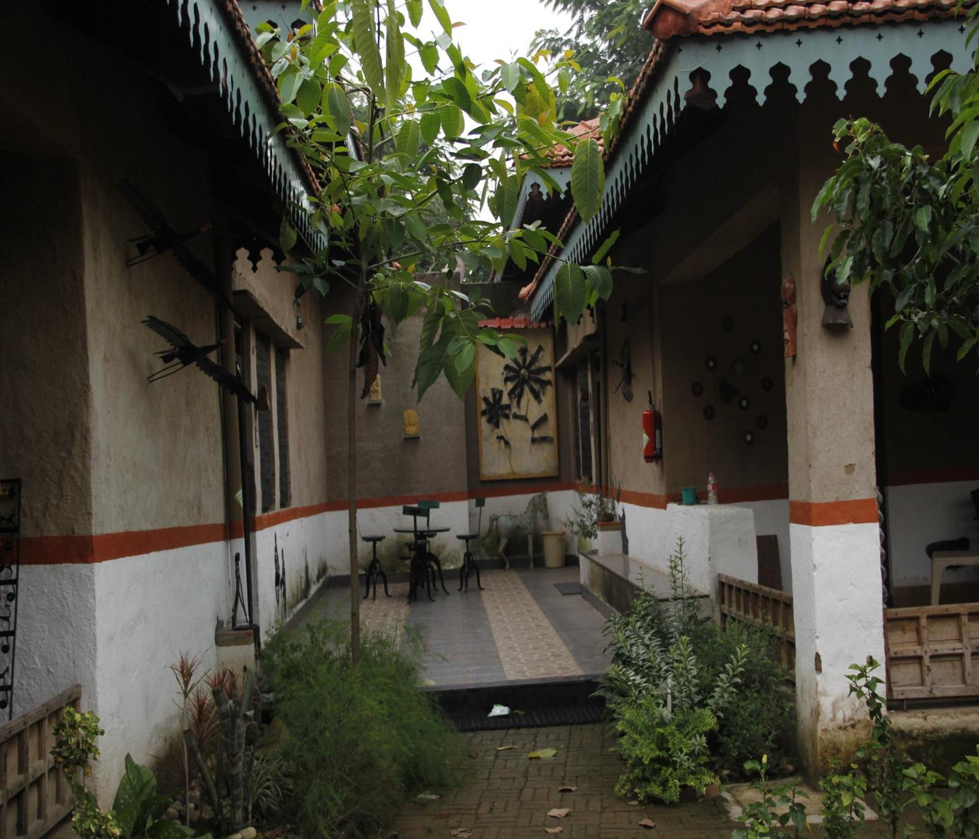 Tathastu Pench Hotel Khawasa Bagian luar foto