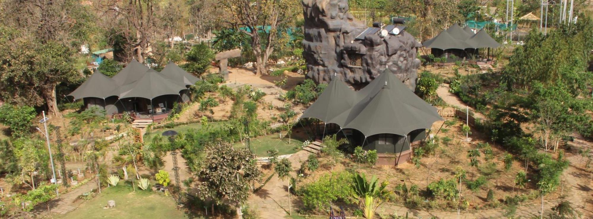 Tathastu Pench Hotel Khawasa Bagian luar foto