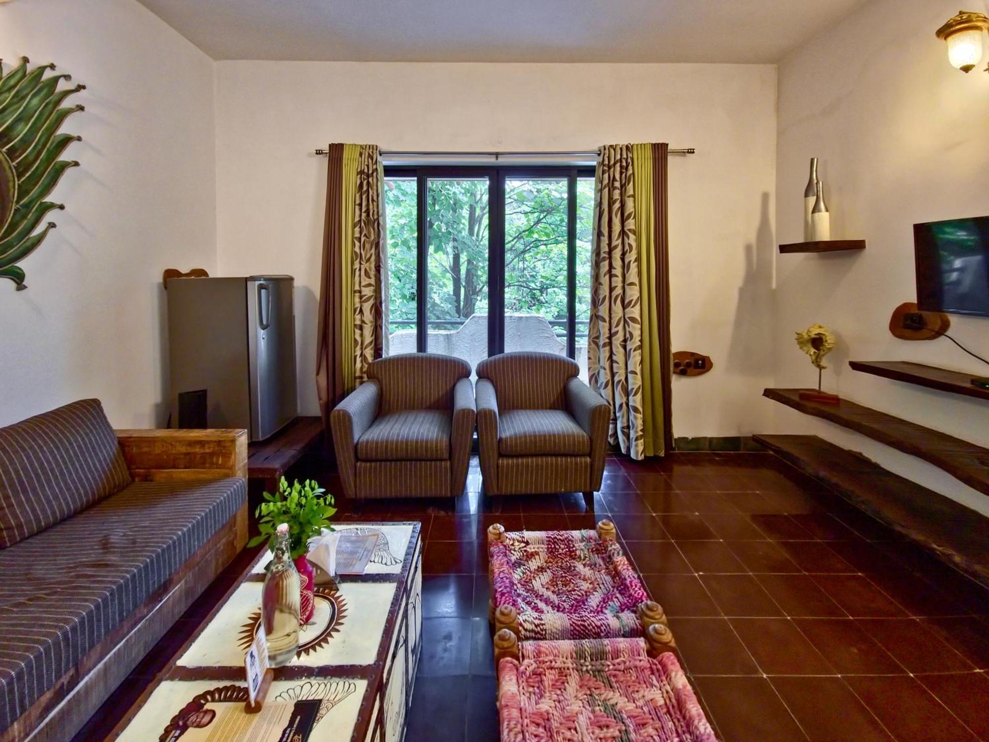 Tathastu Pench Hotel Khawasa Bagian luar foto
