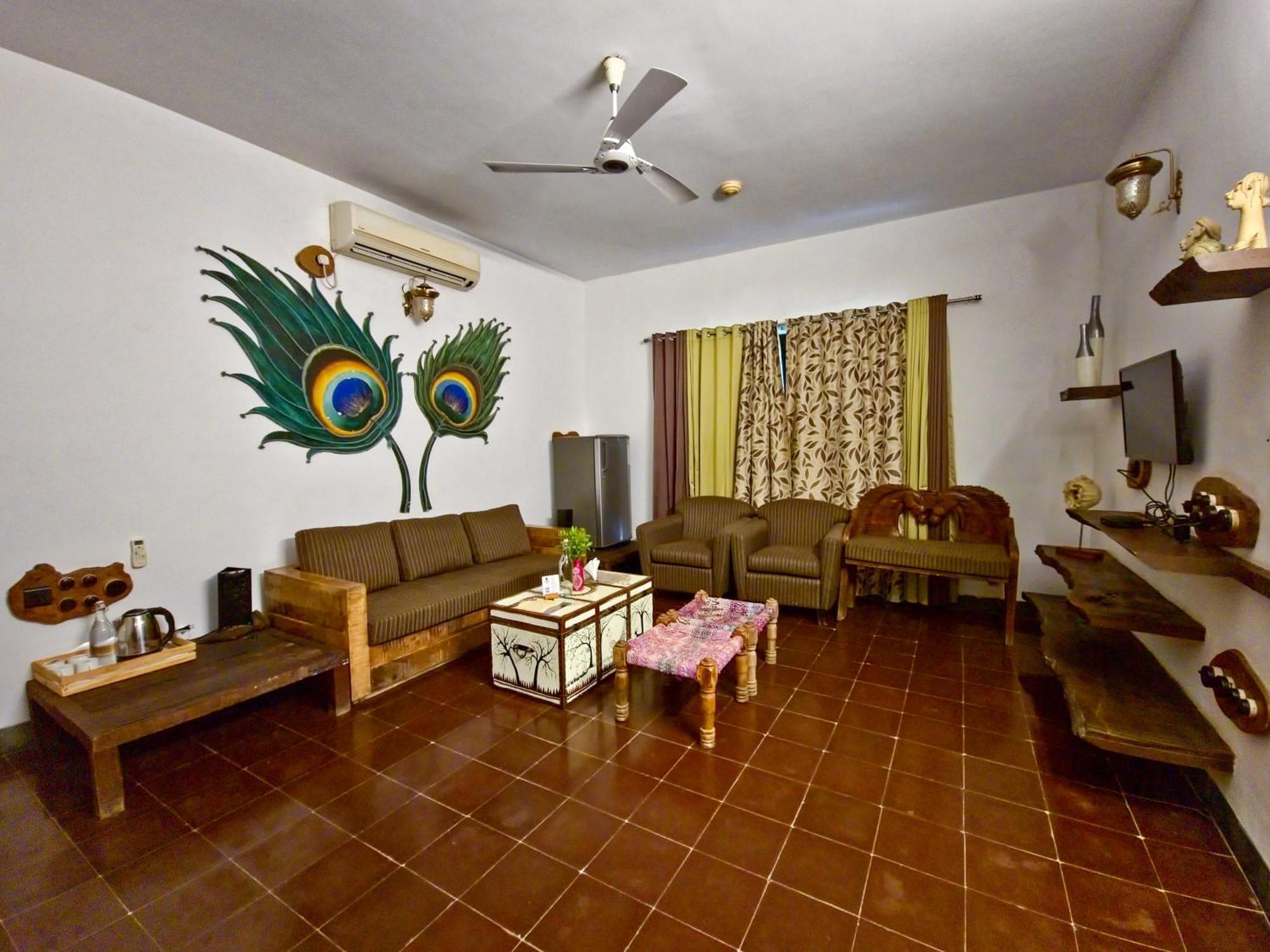 Tathastu Pench Hotel Khawasa Bagian luar foto